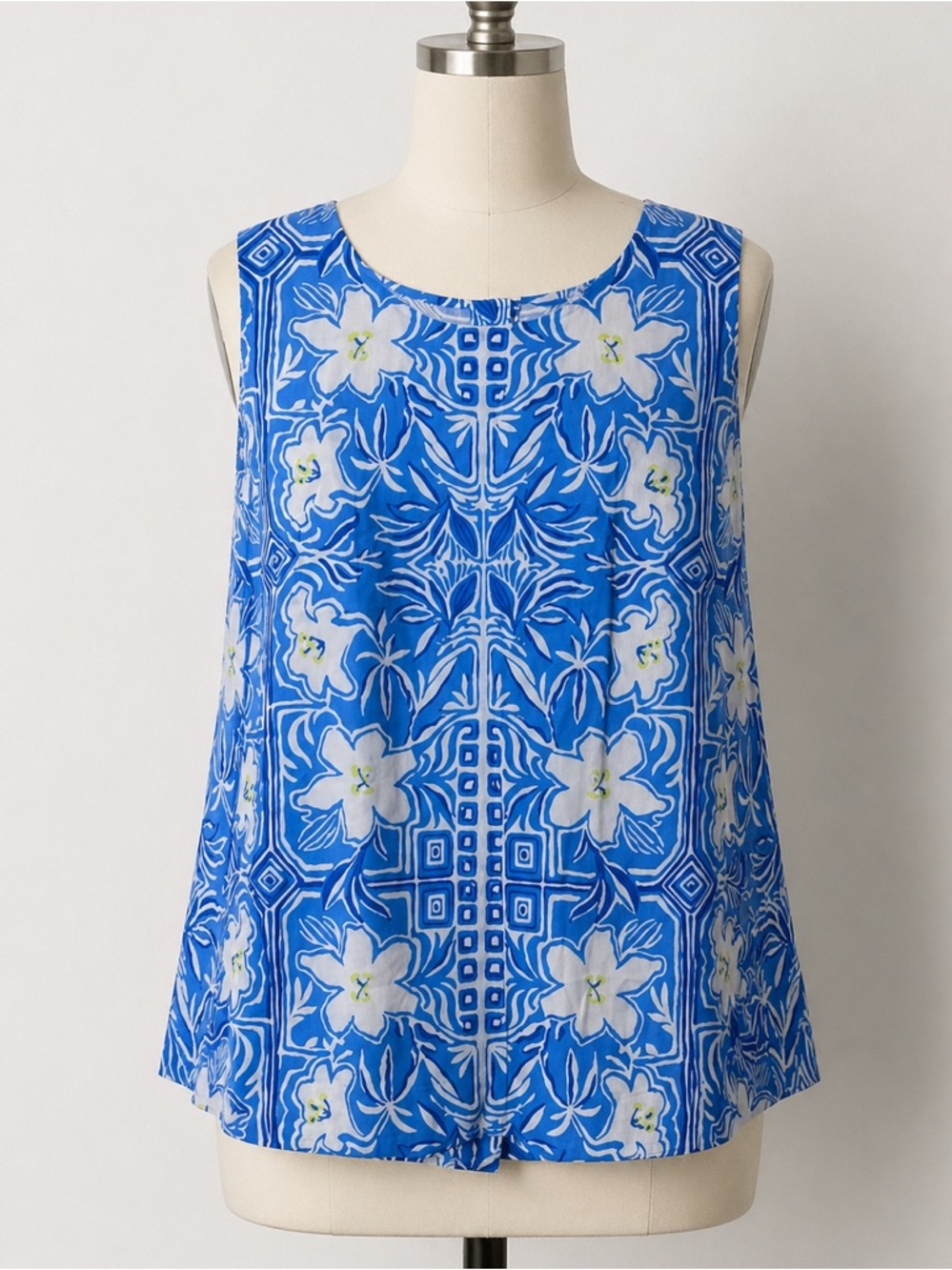 Lilly Pulitzer Blue Floral Sleeveless Tank with White Accents